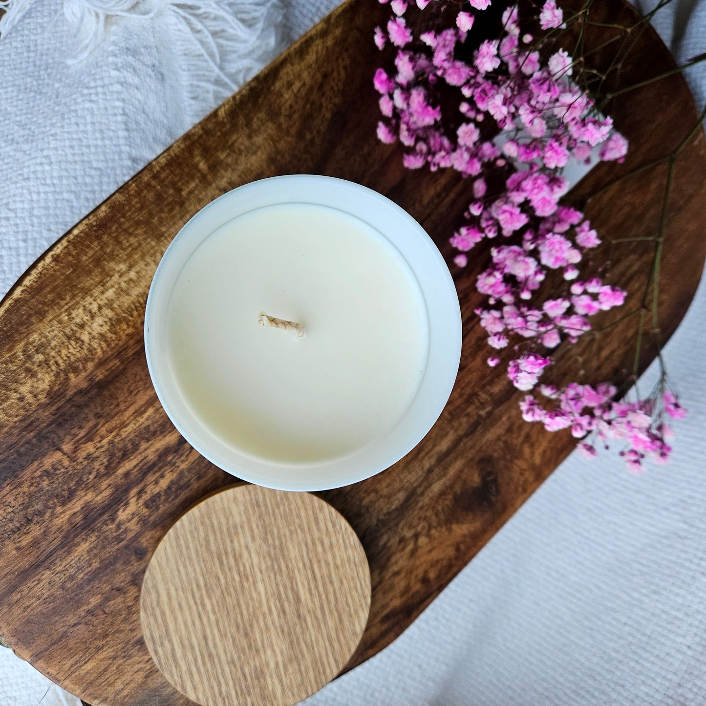 Lily Dreams Candle | Lily, Vanilla & Apple | 100% Soy Wax | 45h Burn Time