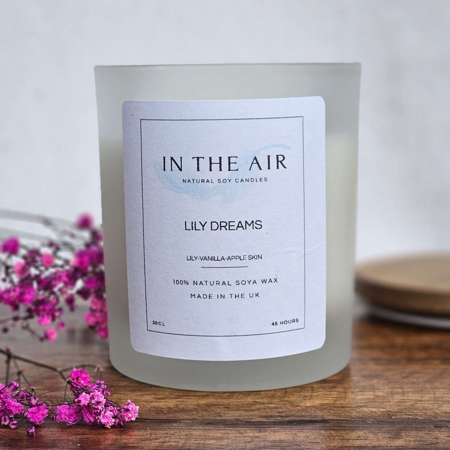 Lily Dreams Candle | Lily, Vanilla & Apple | 100% Soy Wax | 45h Burn Time